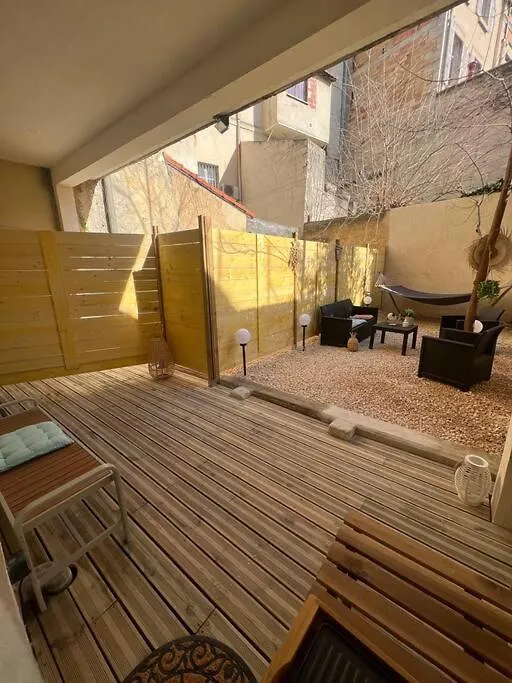 Appart 1 Chambre Intra-Muros Avec Jardin Avignon France