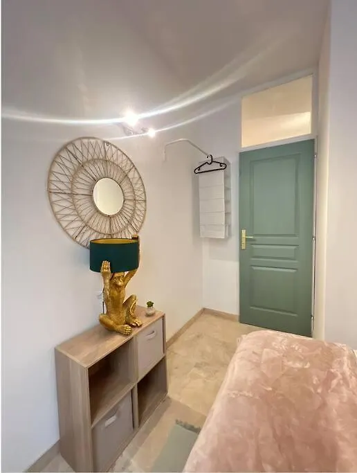 Apartment Appart 1 Chambre Intra-Muros Avec Jardin Avignon France
